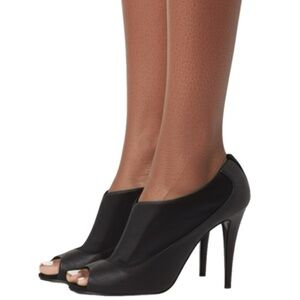 Bella-Vita Black Stretch 3.25” Booties 9M in Box